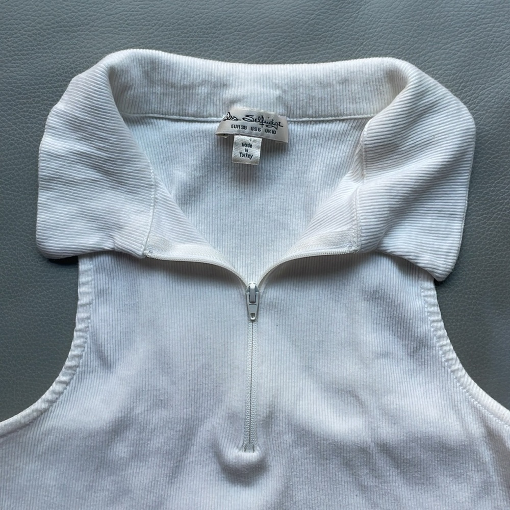 Collared Racer Back Cropped Tank Top - Picture 3 of 9